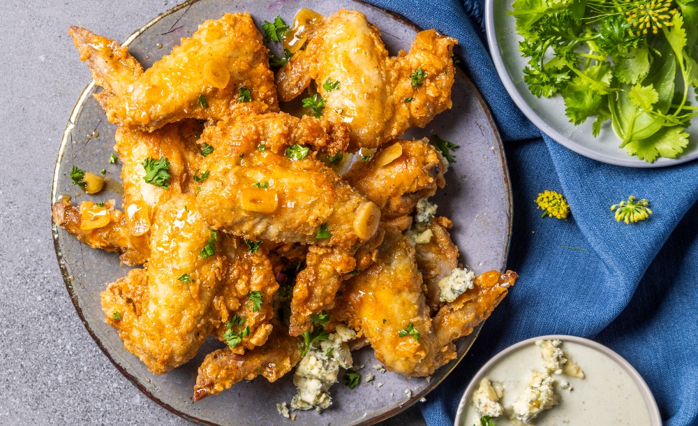 Crispy_Fried_Honey_and_Garlic_Winglets_with_Gorgonzala_Cream-1832